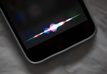 Інтелектуальний помічник Siri на iPhone